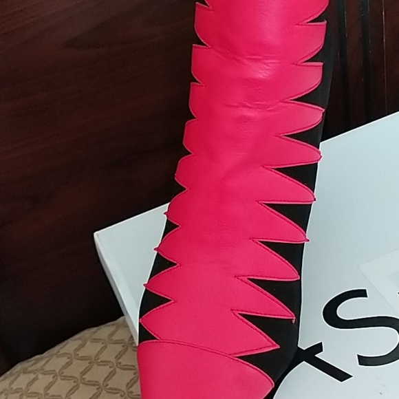 Ashro Greccia Bootie Boots - Picture 4 of 9